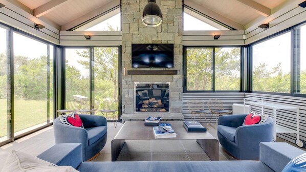 House, Multiple Beds (Amagansett Beachfront Beauty) | Living area | TV, fireplace, stereo - Amagansett Beachfront Beauty (Amagansett)