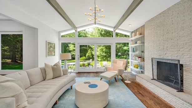House, Multiple Beds (East Hampton Fringe Fantastic) | Living room - East Hampton Fringe Fantastic (East Hampton)