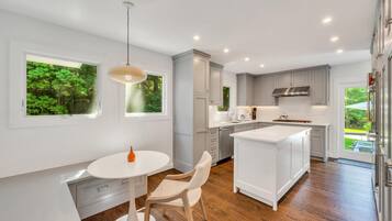 House, Multiple Beds (East Hampton Fringe Fantastic) | Private kitchen