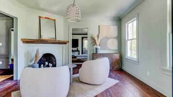 House, Multiple Beds (The Mainstay - Entire Bed & Breakfast) | Living area