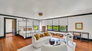 Casa, várias camas (The Mainstay - Entire Bed & Breakfast) | Área de estar
