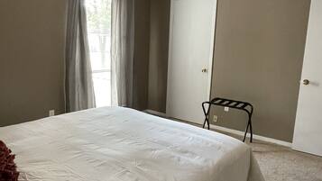 1 bedroom, desk, iron/ironing board, free WiFi