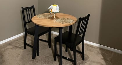 Welcoming 1BR Condo on Golf Course, Mins from Downtown