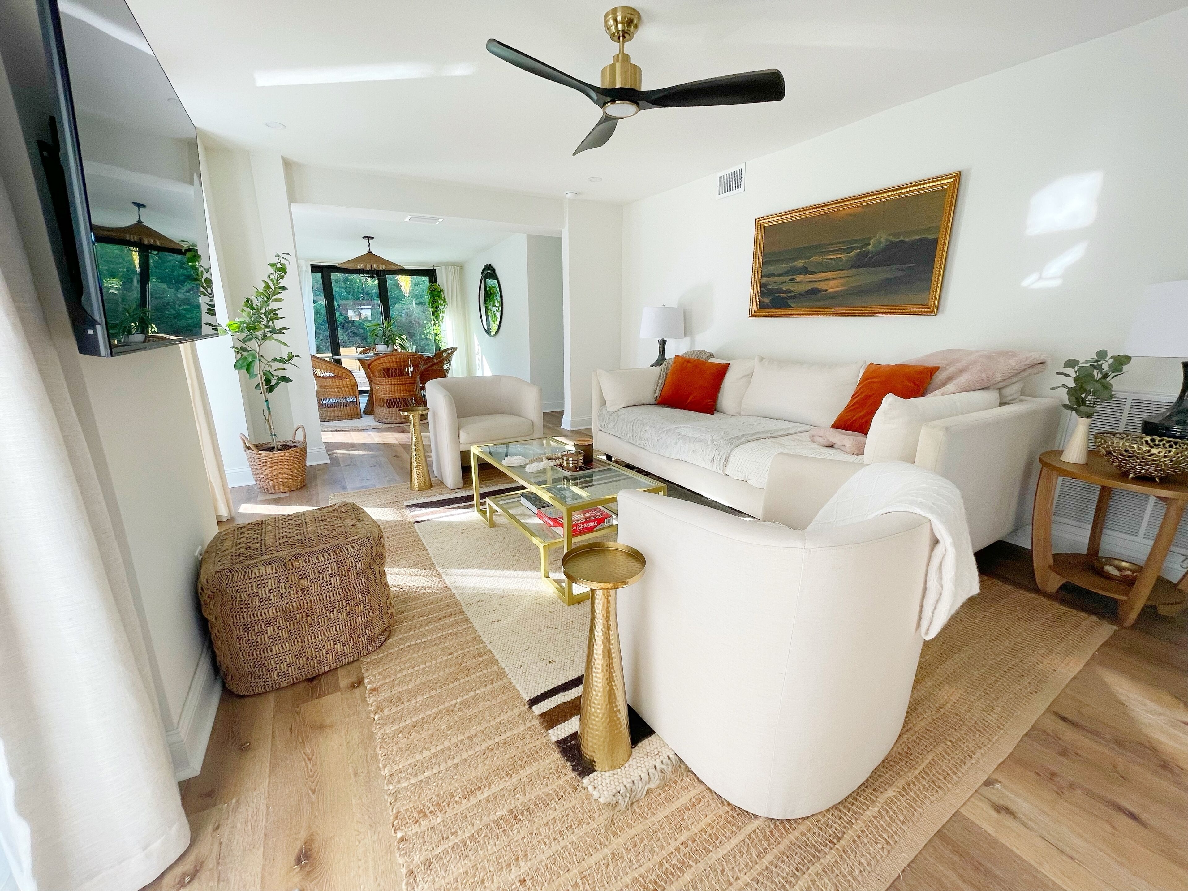 Chic 3 BR Condo on Water with Pool Close to Beach