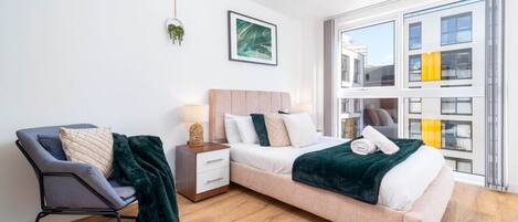 2 bedrooms, iron/ironing board, travel cot, free WiFi