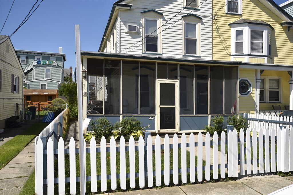 228 Windsor Avenue 2nd Floor