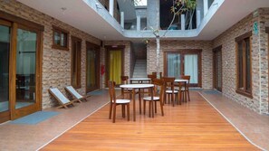 Dining - Starfish Hotel (Puerto Villamil)