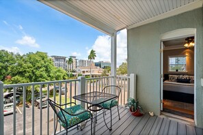 Outdoor dining - Walk to Everything Downtown! EAT-SHOP-PLAY! (Saint Petersburg)