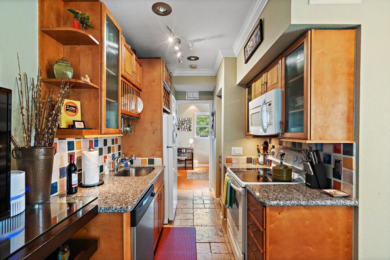 冰箱、微波炉、烤箱、炉灶