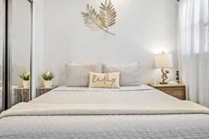 Fer et planche à repasser, Wi-Fi, literie fournie