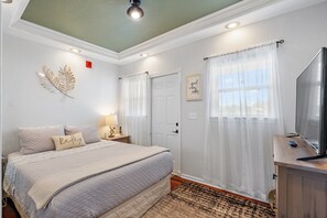 1 habitación, tabla de planchar con plancha, wifi y ropa de cama 