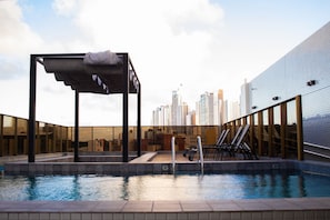 Classic Apartment | Pool