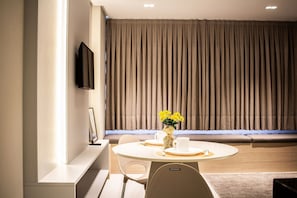 Classic Apartment | Dining