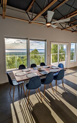 Beautiful Modern Loft | Denali Views, Pool Table, Roof Deck, Firepit