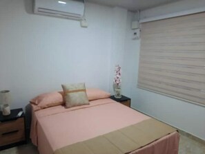 2 chambres, coffres-forts dans les chambres, Wi-Fi, draps fournis