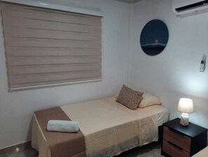 2 chambres, coffres-forts dans les chambres, Wi-Fi, draps fournis