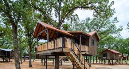 The Sparrow Treehouse 15 MIN to Magnolia & Baylor