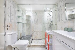 Hair dryer, towels, soap, toilet paper - 2 bedroom apartment in marrakesh (Marrakesh)