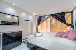 2 chambres, fer et planche à repasser, Wi-Fi, draps fournis