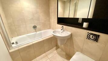 Apartment, 1 Katil Ratu (Queen) | Bilik Mandi | Pancuran mandi, tuala disediakan, sabun