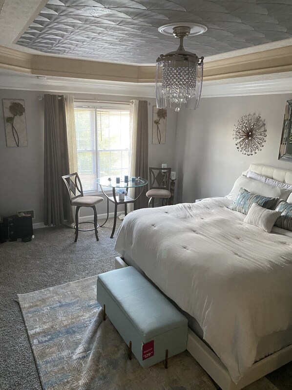 3 bedrooms, in-room safe, desk, iron/ironing board