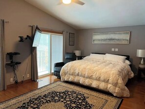 6 habitaciones, tabla de planchar con plancha y cuna de viaje 