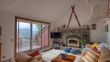 TV, fireplace, DVD player, stereo
