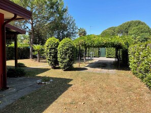 Property grounds - Holiday home Terraced house with private garden (Bibione)
