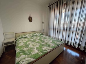 2 bedrooms