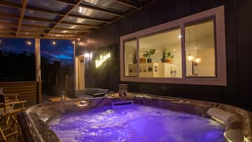 Bain à remous extérieur