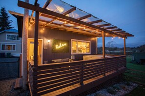 Terrace/patio - Tiny House Country Cottage (Snohomish)