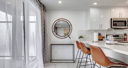 Parkallen Guesthouse. Near U of A. Whyte Ave.