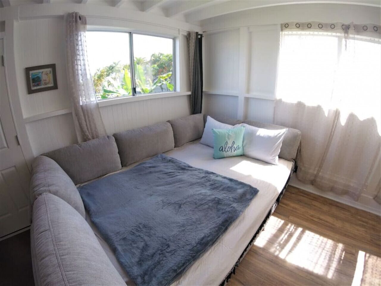 2 多间卧室、办公桌、熨斗/熨 衣板、旅行婴儿床