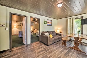 Smart TV - Kentucky Lake Condo #21: Jet Ski Rentals On-Site (Murray)