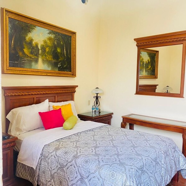 Allergikerbettwaren, Bügeleisen/Bügelbrett, kostenloses WLAN, Bettwäsche