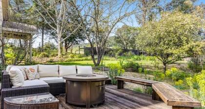 Tranquil Healdsburg Escape | Near Wineries & Plaza