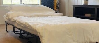 Tranquil Healdsburg Escape | Near Wineries & Plaza