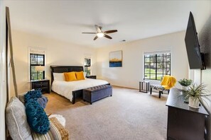 4 bedrooms, desk, iron/ironing board, free WiFi