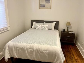 2 camere, una scrivania, ferro/asse da stiro, Wi-Fi gratuito