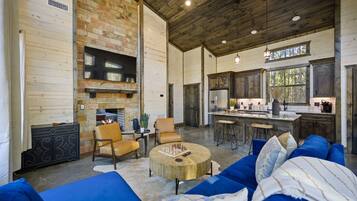 Smart TV, fireplace, stereo
