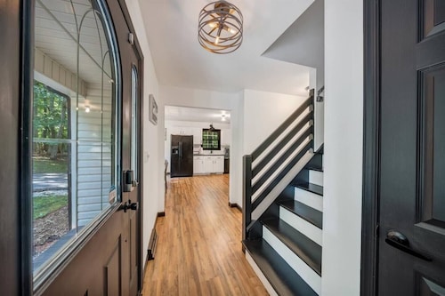 Family Lakefront Oasis - Dock, Cabana, Game Room