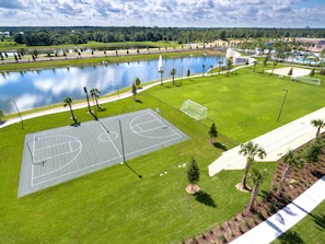 Sports court - Townhome with Screened Pool, Kids Bedrooms, Near Attractions (Kissimmee)