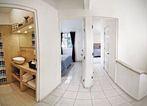 3 bedrooms, bed sheets, wheelchair access