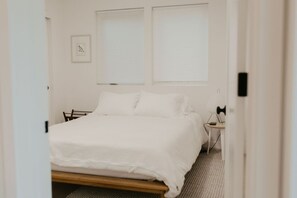 2 bedrooms, iron/ironing board, WiFi, bed sheets - Rose House (Seattle)