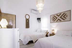 3 bedrooms, iron/ironing board, bed sheets