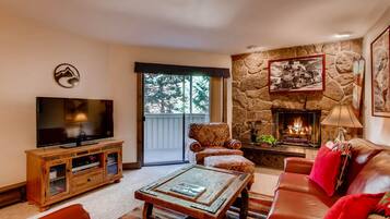 Condo, Multiple Beds (Westwind 108 2BD 2BA Platinum Condo i) | Living room