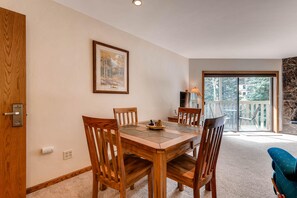 Condo, 1 très grand lit et 1 canapé-lit (Westwind 206 2BD 2BA Gold Condo) | Cuisine privée