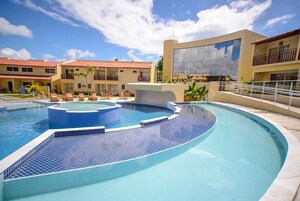 2 piscinas al aire libre