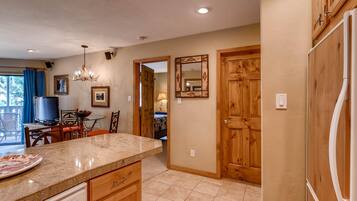Condo, 1 King Bed (Westwind 202 2BD 2BA Platinum Condo i) | Private kitchen