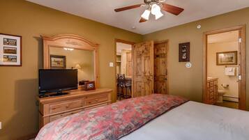 Condo, 1 King Bed with Sofa bed (Westwind 202 2BD 2BA Plat. Condo) | 2 bedrooms, bed sheets
